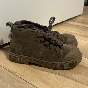 Like New Zara Girls Size 28 Shoe
